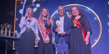 En Nueva York reconocen la labor periodistica del cartagenero Warner