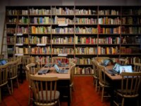 La Biblioteca Publica de Mompox renovada reabre sus puertas