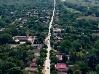 Mejorada via en servicio entre Talaigua Nuevo y Talaigua Viejo