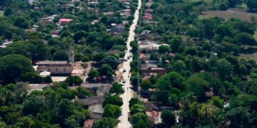 Mejorada via en servicio entre Talaigua Nuevo y Talaigua Viejo