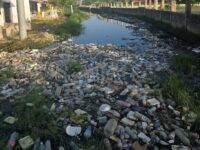 Sin cancha parque alcantarillado ni colegio la comunidad de Santa