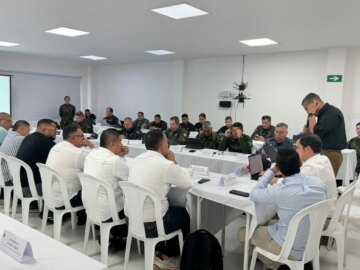 Anuncio de reconstruccion de estaciones de Policia en el sur