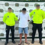 Atrapan al taxista que hurto el telefono celular de la
