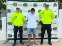 Atrapan al taxista que hurto el telefono celular de la