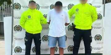 Atrapan al taxista que hurto el telefono celular de la
