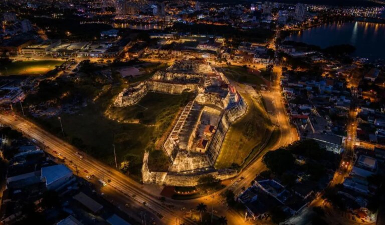 Distrito de Cartagena socializa proyecto de modernización en la iluminación de sitios históricos
