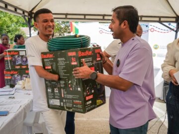 En Flor del Campo y Colombiaton el distrito proporciona unidades