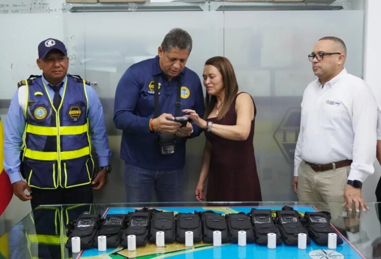 Nuevos elementos tecnologicos son entregados al Transito de Cartagena