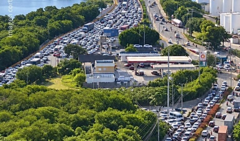 Piden ayuda a la Procuraduría y la Personería por los trancones en Manga de Cartagena
