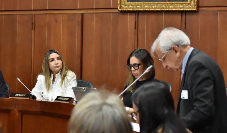 El Congreso avanza en regulación de la inteligencia artificial en el sector salud.