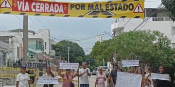 El alcalde Dumek solicita la pavimentacion de la Carrera 70
