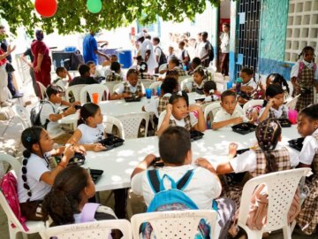 Implementa Plan Piloto del PAE en tres colegios de Cartagena